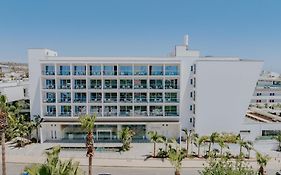 Seasons Hotel (Adults Only)